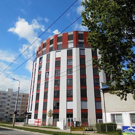 Ubytovaci Zarizeni Koleje Pedagog เชสเกบูดิเยโจวิตเซ ภายนอก รูปภาพ